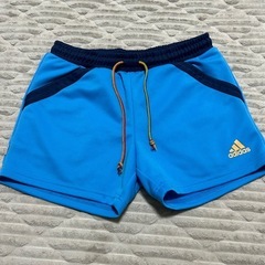 adidas レディース服の画像