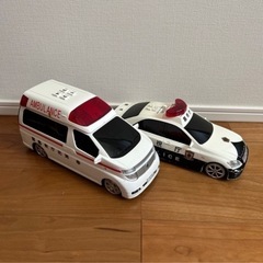 パトカー　救急車　音が鳴る車　　おもちゃ　子供の画像