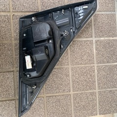 トヨタ 20 ヴェルファイア 純正 右リア　テールランプの画像