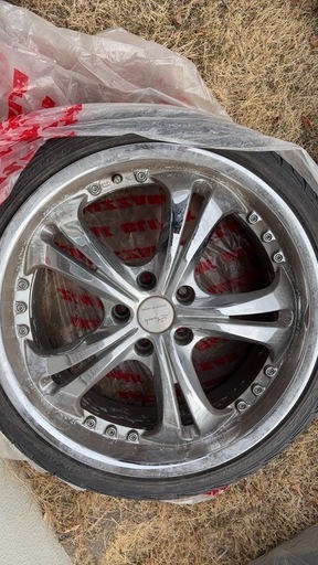 ヴェルファイアタイヤ