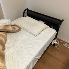 黒のベッドフレームのみ