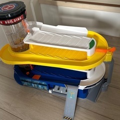 ダブルアクショントミカビル，アンパンマン じゃかじゃか消防車の画像