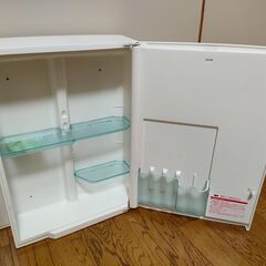 LIXIL　ミラーキャビネット【中古】
