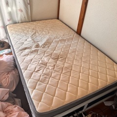 【無料】セミダブルベッド（マットレス付き）