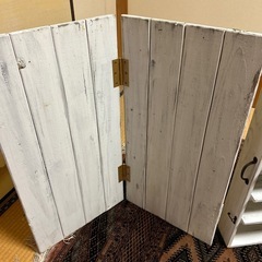 アンティーク　飾り棚の画像