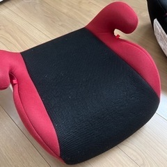 ジュニアシート　2つの画像