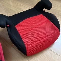 ジュニアシート　2つの画像