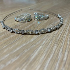 カチューシャ、ピアス