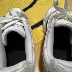 adidasスニーカーの画像