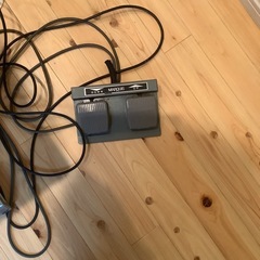 施術用電動ベッドの画像