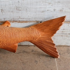 【武蔵小山店】　木彫り 魚オブジェ ビンテージ インテリア雑貨 ハンドメイド クラフト レトロ 彫刻 アート オブジェ ナチュラル インテリア 壁掛け装飾 サーモン 鮭 さけ 店舗 装飾の画像