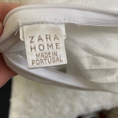 クッション本体2点とクッションカバー3点の画像