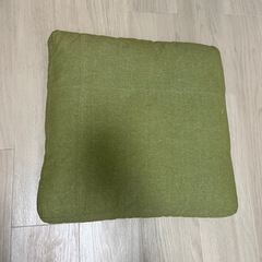 グリーンのクッション
