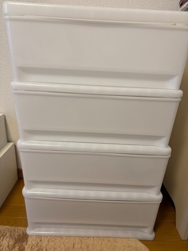 衣装ケース　白　4段