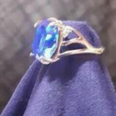 青い石《サファイア》キュービックジルコニア付きリング  ©️