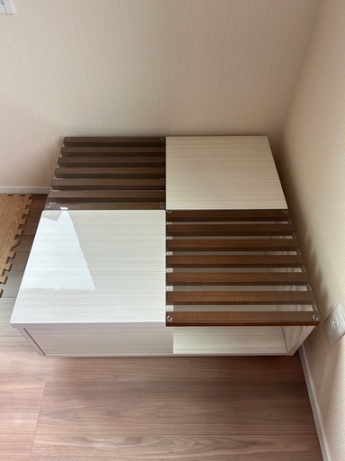 ガラステーブル　引き出し付き