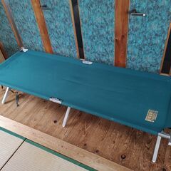 アウトドア用簡易ベット（コット）