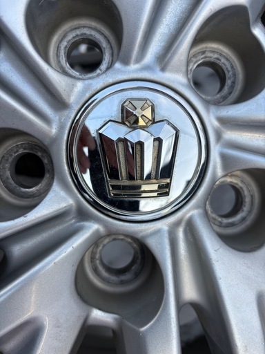 トヨタ　21クラウン　ロイヤルハイブリッド AWS211 純正 ホイール 4本セット 7J×16 夏タイヤ215/60R16   クラウン純正