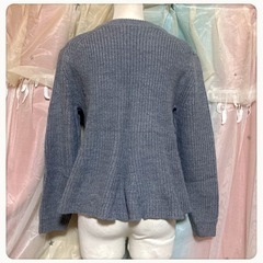 ꒰LOWRYSFARM꒱ペプラム ニット くすみブルーグレー セーター 秋冬の画像