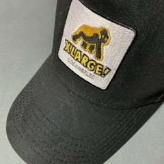 X-LARGE × NEWERA キャップの画像