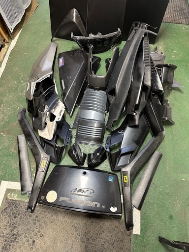 【売り切れました
】フュージョン純正カウル大量セット！　早い者勝ち！