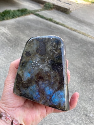 【ラブラドライト原石】「月と太陽の象徴」の石(小)