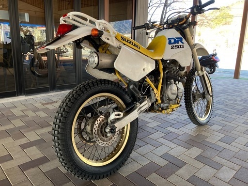 商談中❗️SUZUKI DR250S SJ44A 機関良好　油脂類交換　キャブレターOH スーパートラップマフラー　ドライブチェーン新品 オフロード モトクロス