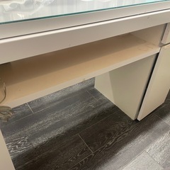 ネイルテーブルの画像