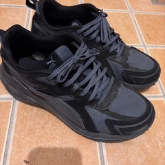 PUMAカジュアルシューズ(27cm)の画像