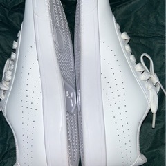 PUMA   白色スニーカー　　26センチの画像