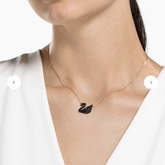 SWAROVSKIペンダント