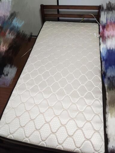 【交渉中】シングルベット、マットレス付き