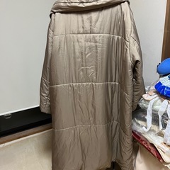 Issei Miyake ロングダウンコートの画像