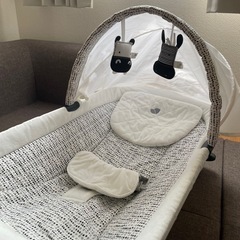 Joie baby crib ベビーベッドの画像