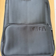 アディダス　スーツケース FIFA限定