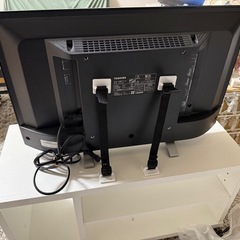 テレビ、テレビ台の画像