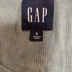 GAP 前あきTシャツの画像