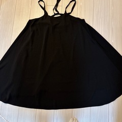 紐でリボンを結べる、ゆとり感があるワンピース