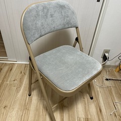 ベロアのフォールディングチェア