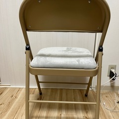 ベロアのフォールディングチェアの画像