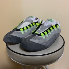 ２０%値引きしまーす
NIKE AIR MAX95初期型ジャンク 