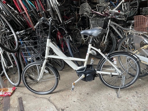 『ＳＡＬＥ　３０％』　電動自転車　ヤマハ　２０インチ　バッテリー　充電器　付き　3変速　白　配達可能