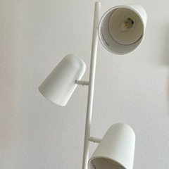 IKEA ホワイト 3灯 スポットライト 電球3つ付き(暖色)