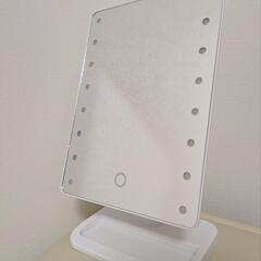 【ニトリ】定価2990円  小物置き付き LED卓上ミラー

の画像