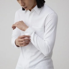 【新品未使用】AZUL by MOUSSY スリムストレッチタイトシャツ　Mの画像
