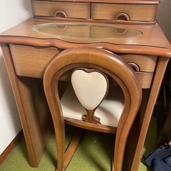 お譲り決定　ドレッサー　椅子付きの画像