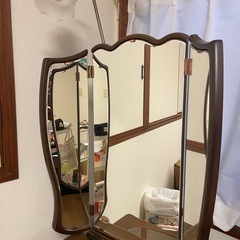 お譲り決定　ドレッサー　椅子付きの画像