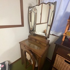 お譲り決定　ドレッサー　椅子付き