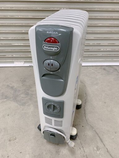 中古 デロンギ DeLonghi デロンギヒーター オイルヒーター HR030812FT ヒーター 暖房 暖房器具 茨城県常陸大宮市 0129か1 D2