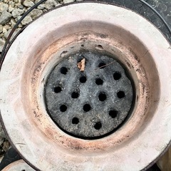 練炭コンロと豆炭の画像